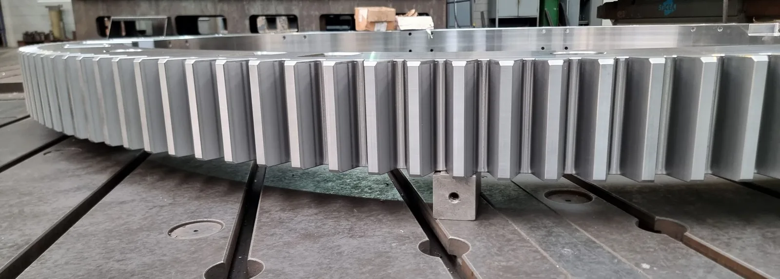 Corona dentada bipartida de gran diámetro fabricada por COMSPAIN