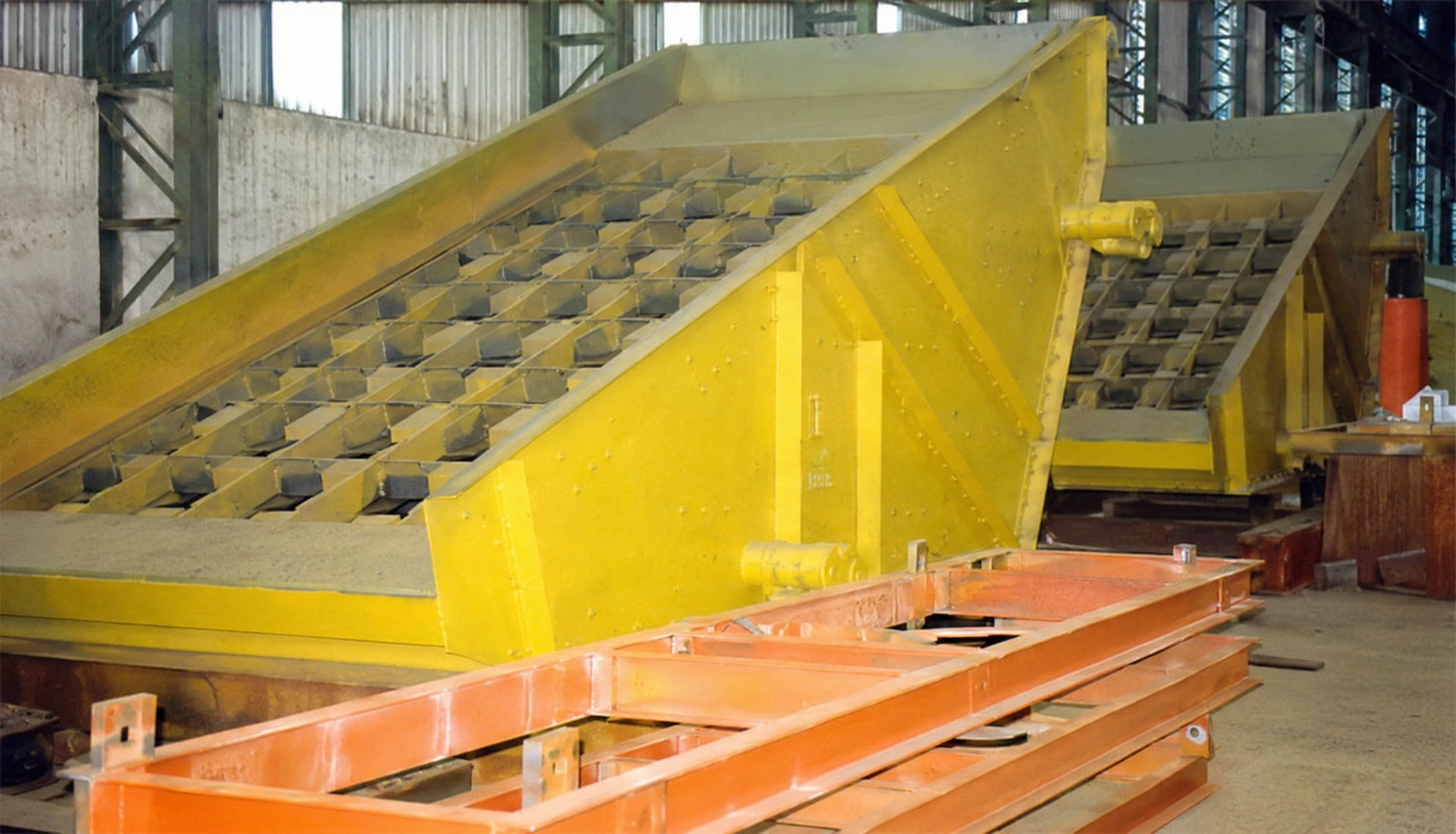 Horizontal screens manufactured by COMSPAIN for coal cleaning and classification